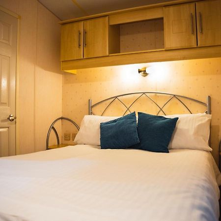 The Elms Static Caravan 컬럼턴 외부 사진